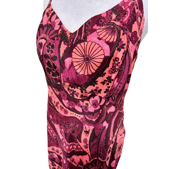 Figue NWT Pink Paisley Floral Satin Slip Dres s Sz Medium Spaghetti Strap - Picture 3 of 11